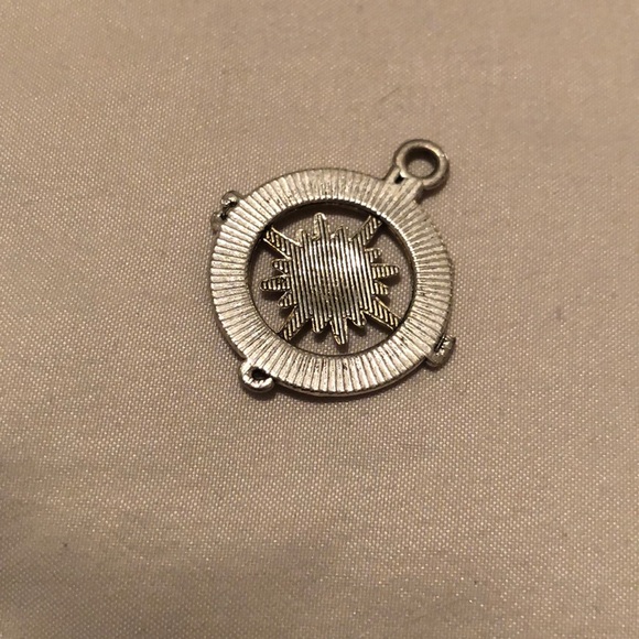 Compass Charm - Picture 2 of 3